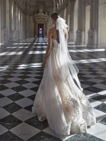 Pronovias Style #LUCREZIA #2 thumbnail