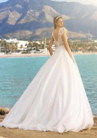 Pronovias Style #Saturn #2 thumbnail